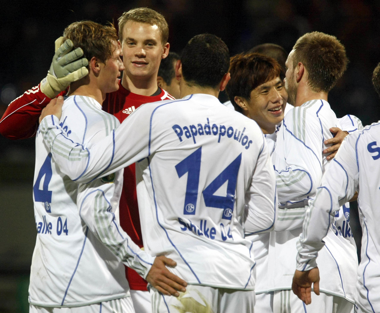 拉基蒂奇：諾伊爾在沙爾克取得的進(jìn)步難以置信，他在門前無所不能