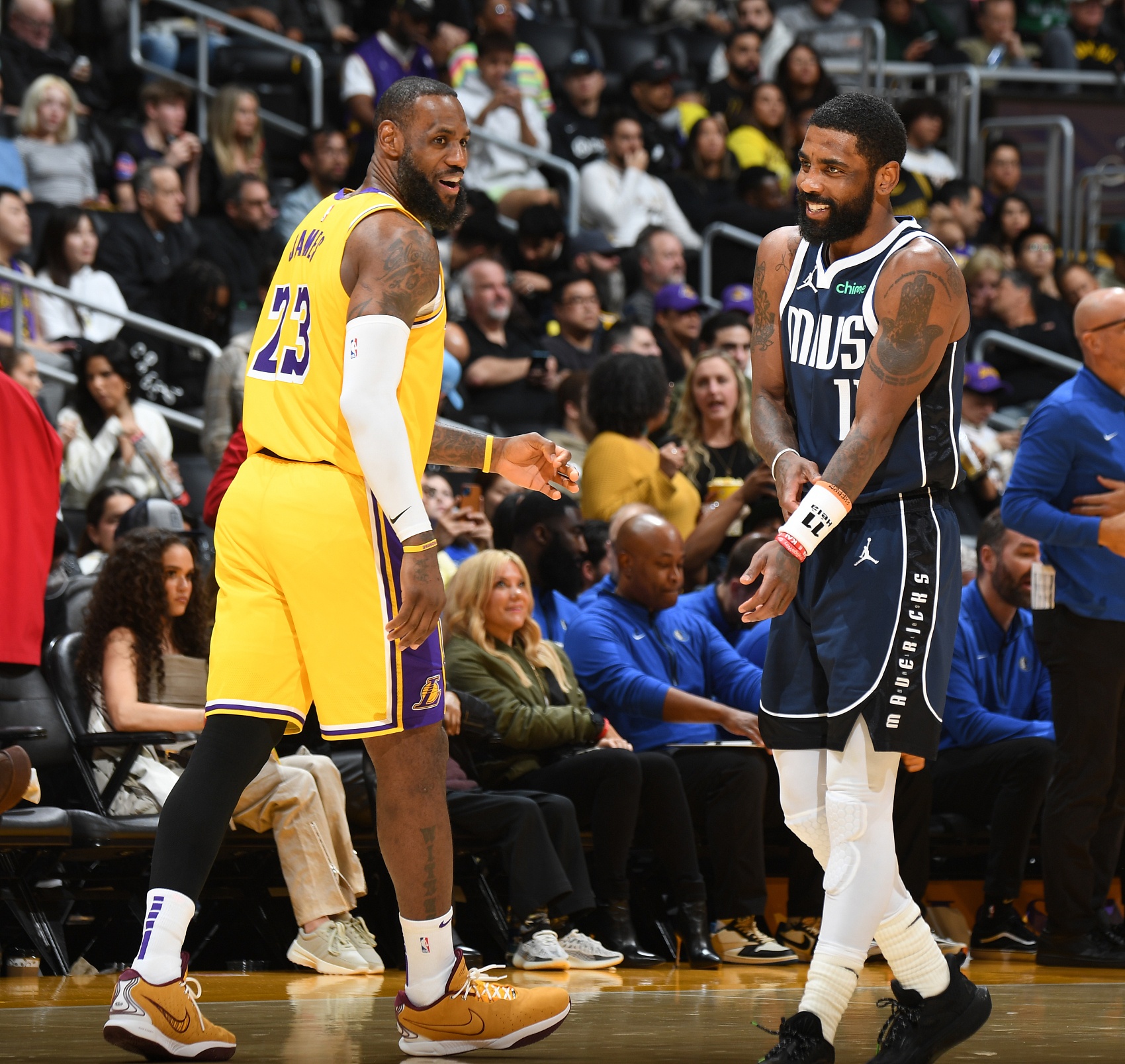 老哈達(dá)威:關(guān)鍵時刻不能指望詹姆斯得分 他只能把球給歐文