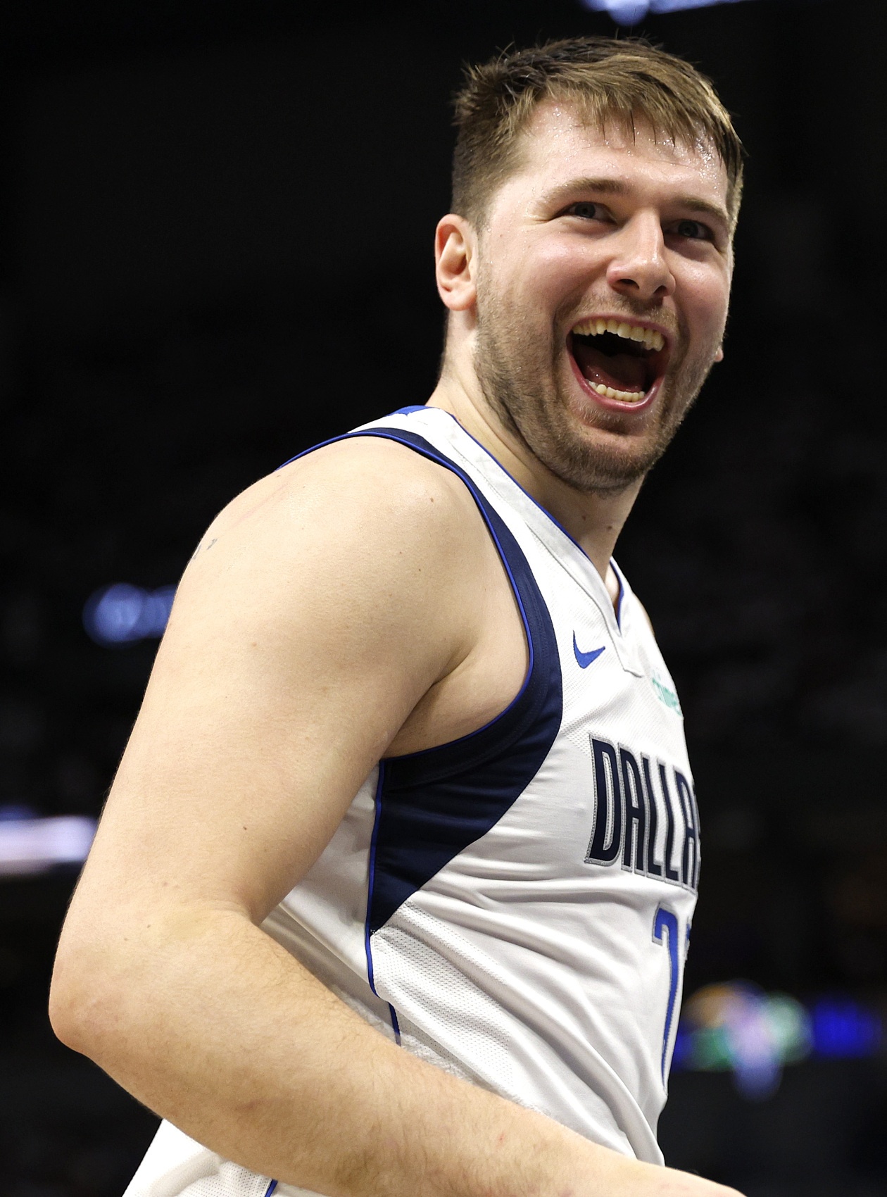 魔術(shù)師:史上最佳傳球手之二同隊 迫不及待想看盧卡穿上湖人球衣