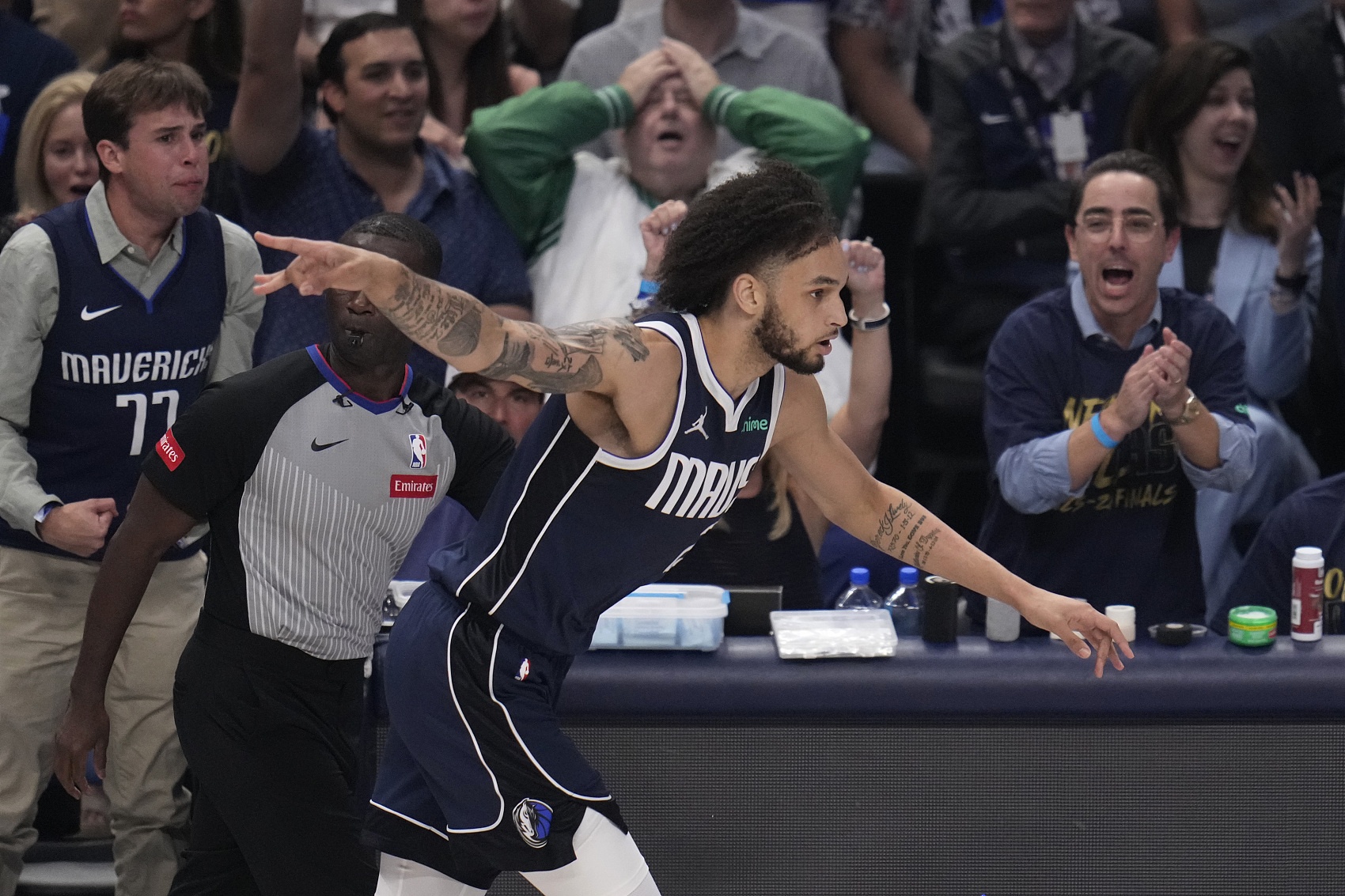 名記:萊夫利可能賽季報(bào)銷 或成獨(dú)行俠補(bǔ)強(qiáng)的重要交易籌碼