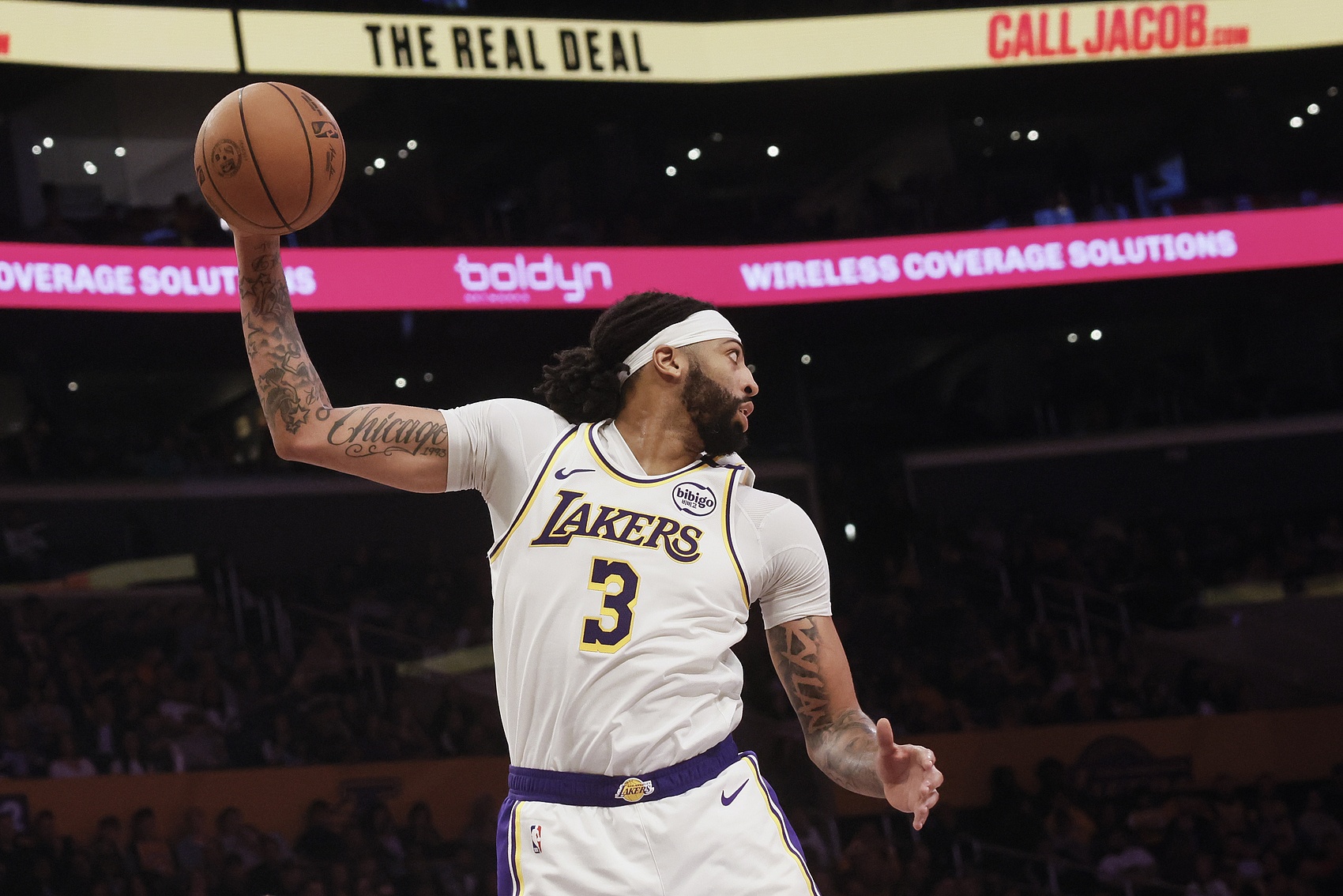 魔術師:濃眉正打出MVP級賽季 會讓獨行俠變好 他也終于能打4了