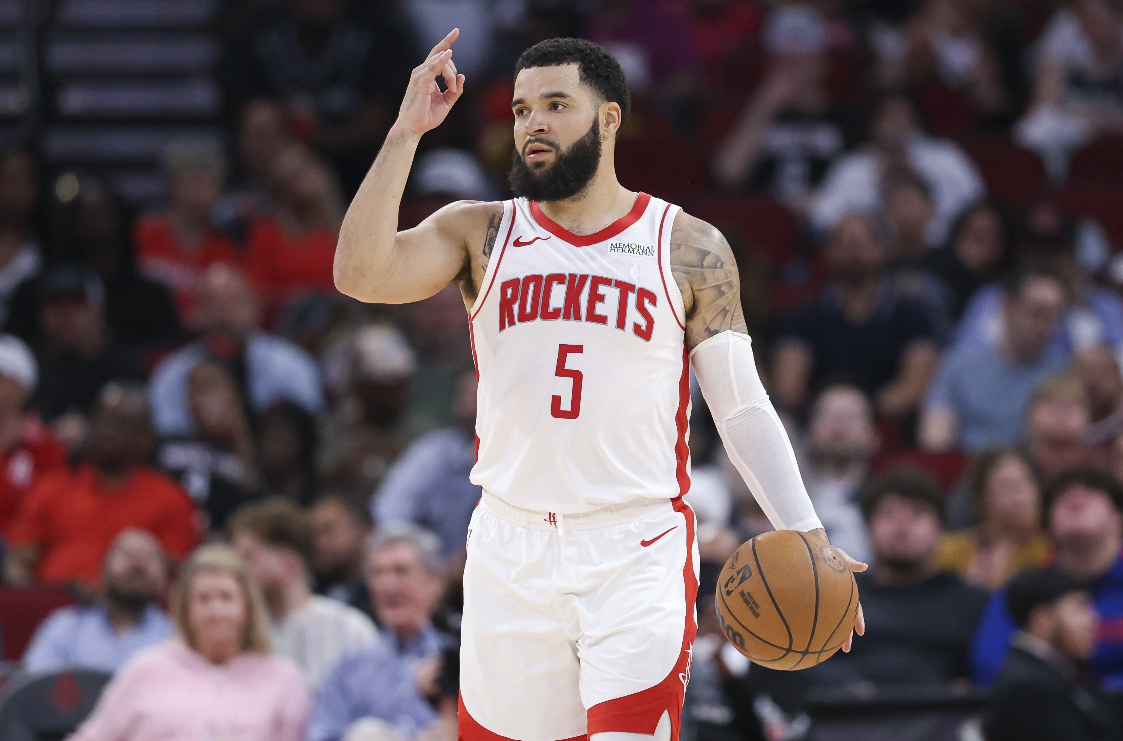 范弗里特:我在比賽第一個回合就離奇扭傷腳踝 但我咬牙堅持