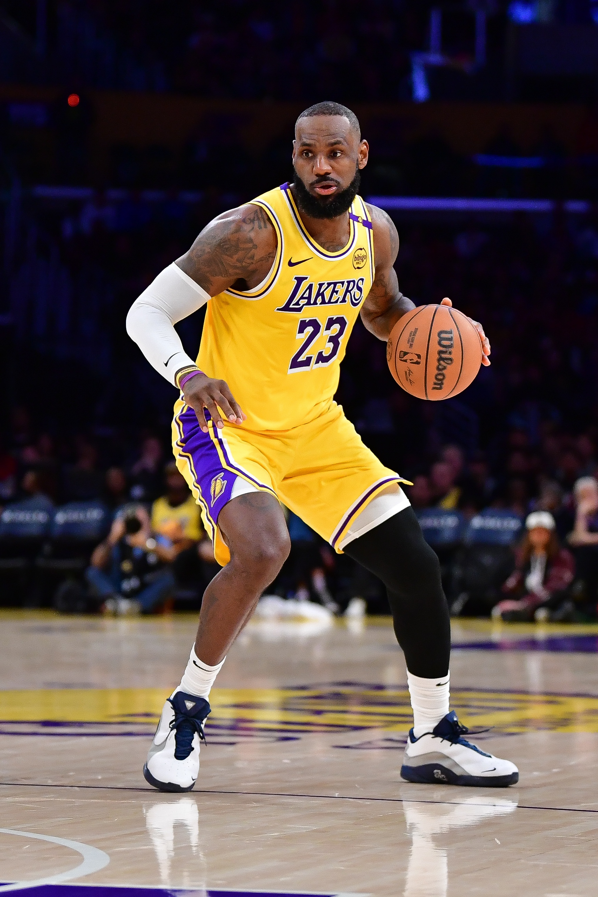 名記:詹姆斯還沒說他的最后一季在何時 但這不會超過未來兩年