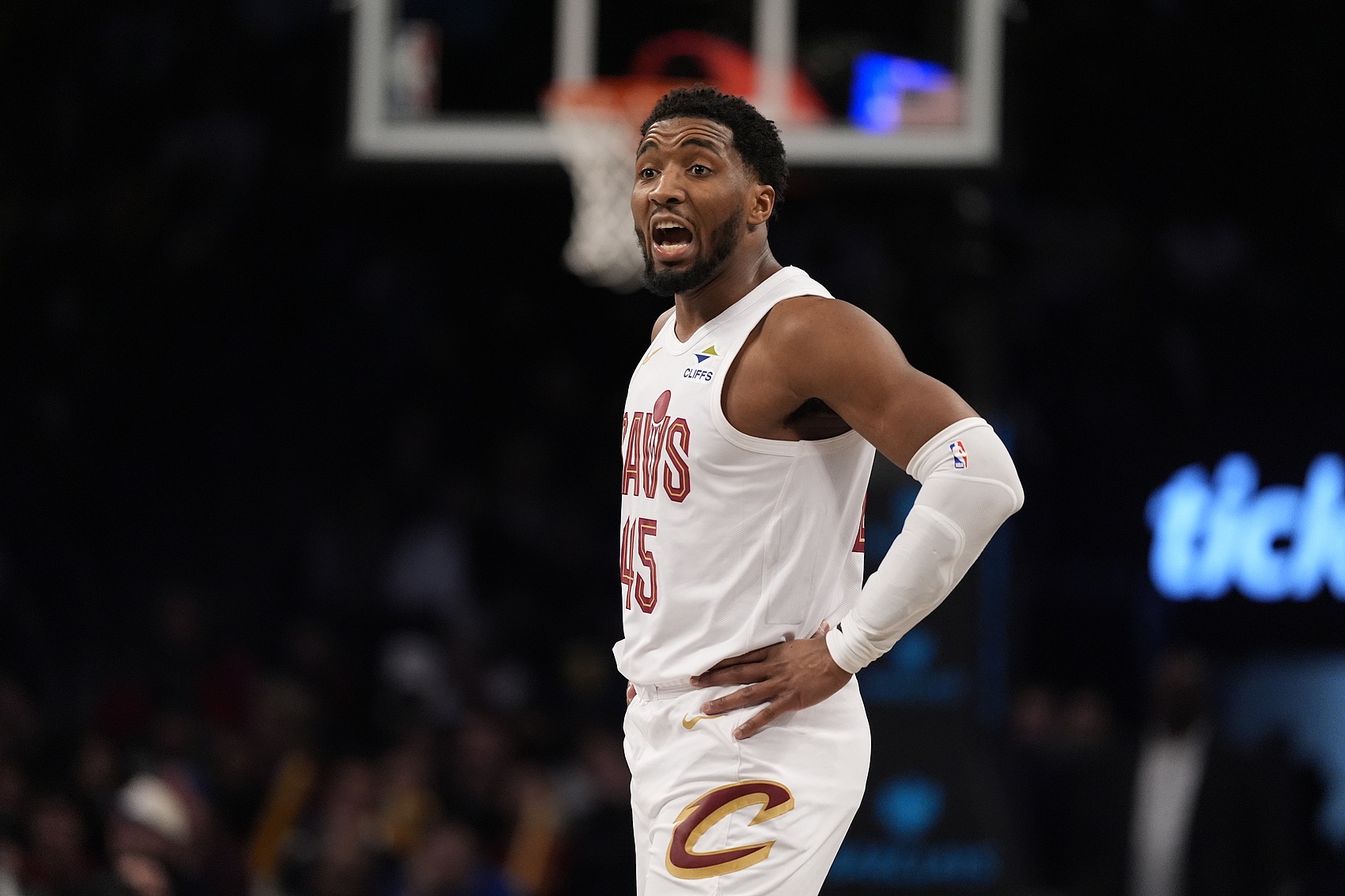 米切爾:有時(shí)候我們忘記了在連勝 期待贏下更多比賽